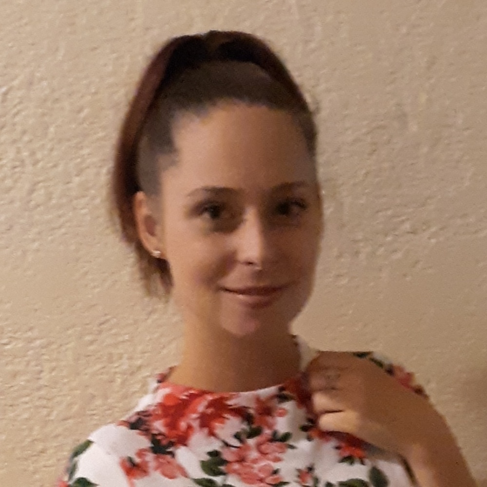 Meet your Posher, Alexis